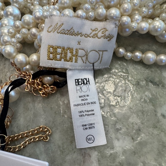 Beach Riot Pearl and Gold cover - Picture 4 of 7